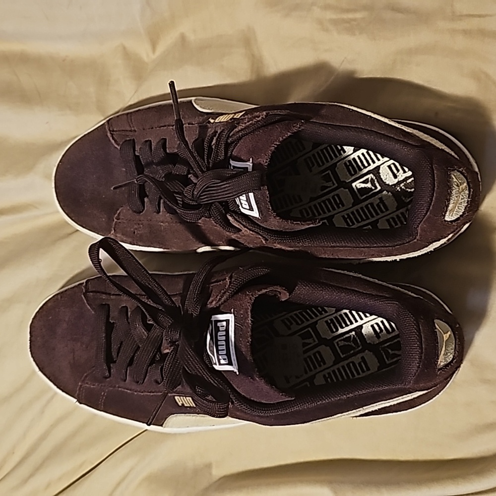 Suede Puma size 9.5 (40.5)